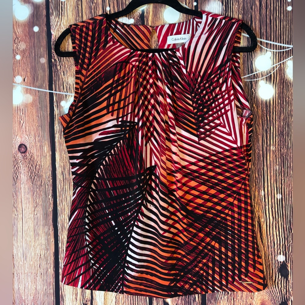 Calvin Klein Women's Vibrant Red and Black Geometric Sleeveless Top